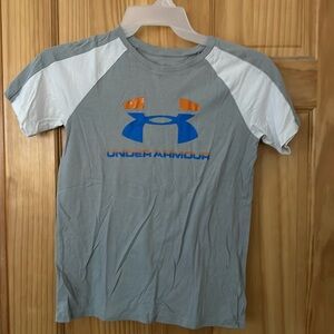 Youth Medium under armour t-shirt